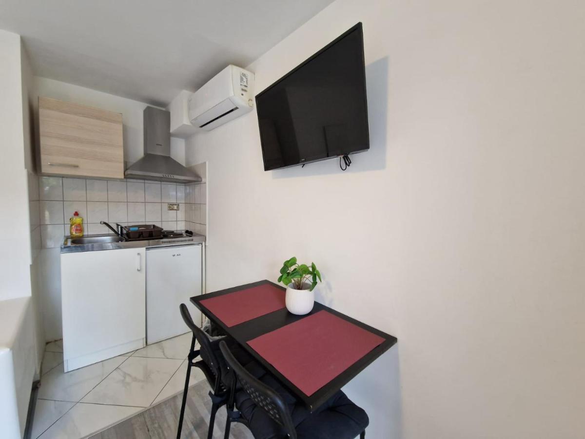 Apartments Luigi Umag Exterior photo
